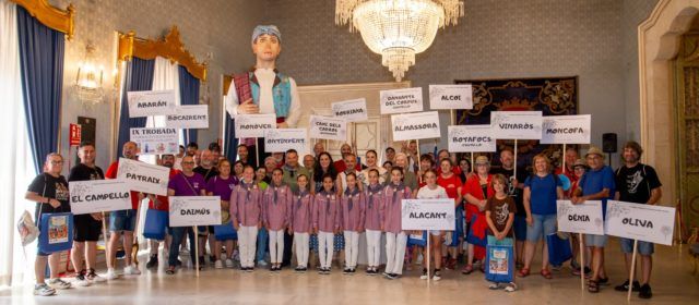 La Colla de Nanos i Gegants de Vinaròs, en la IX Trobada de la Federació Valenciana a Alacant