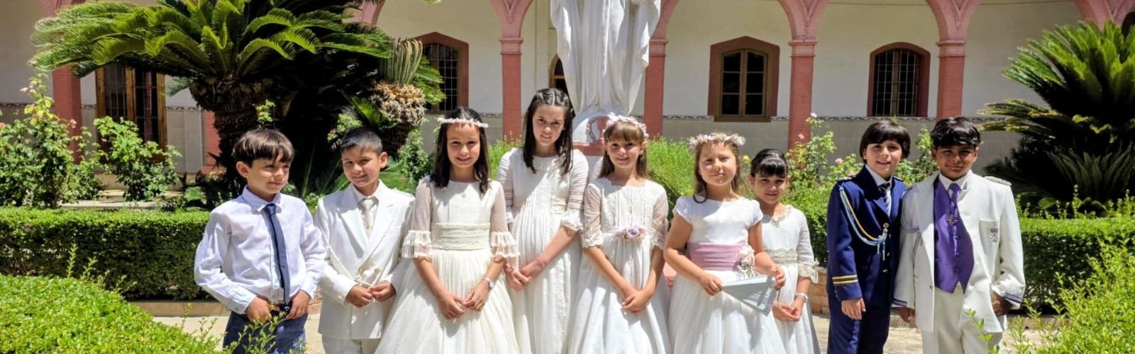 El alumnado de 3º de Primaria celebra una emotiva Comunión conjunta en el Colegio Divina Providencia