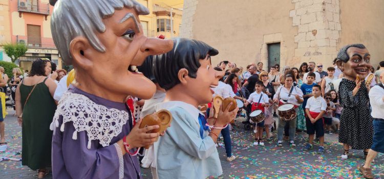 Els nanos i gegants “estrenen” les festes