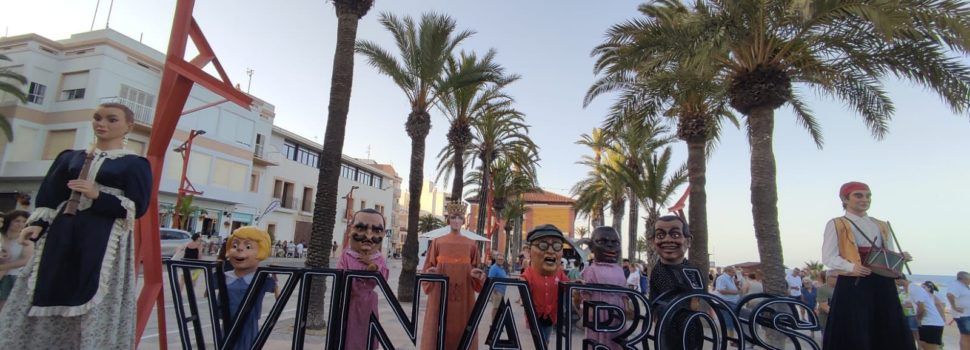 La dolçaina i el  tabal, amb els nanos i gegants, omnipresents en festes