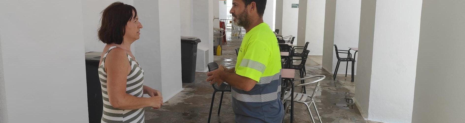 Els alumnes del taller d’ocupació Vinaròs Inserta adeqüen la plaça de bous