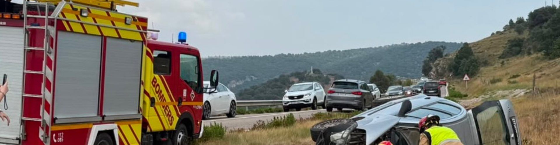 Accidente en la N232, término de Morella, con un vehículo volcado
