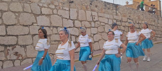Desfilada de carrosses a Sant Jordi en festes