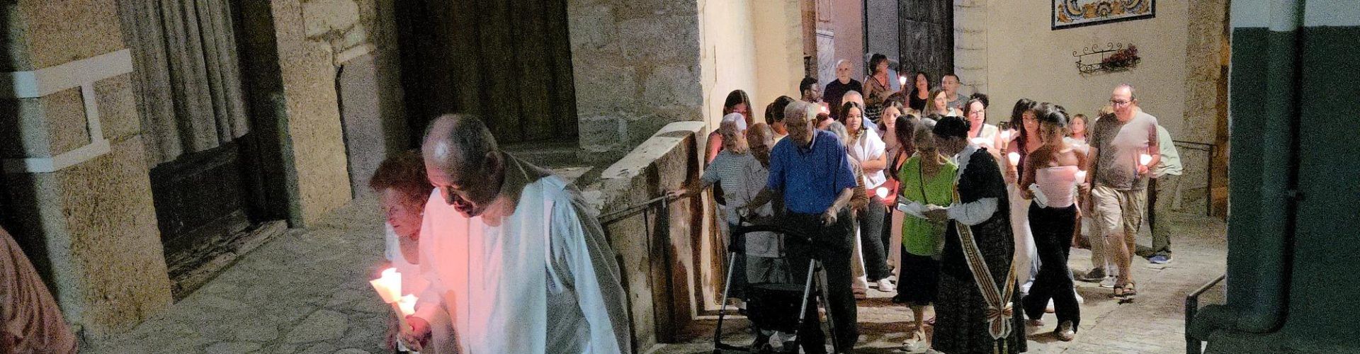 El primer rosari de les torxes amb mossén Carlos García