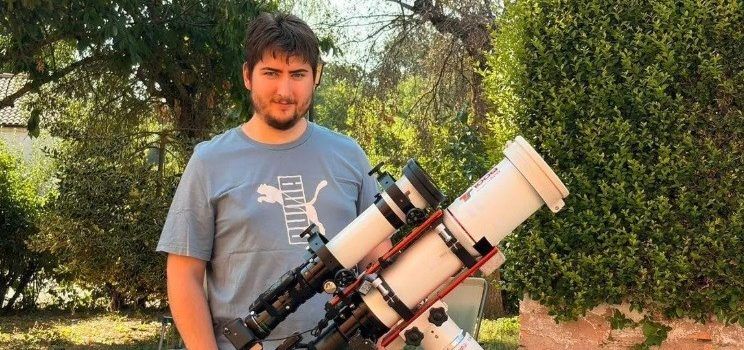 El morellà Rafa Ruiz, preparat a Burgos amb telescopis i càmeres per veure l’eclipsi al detall