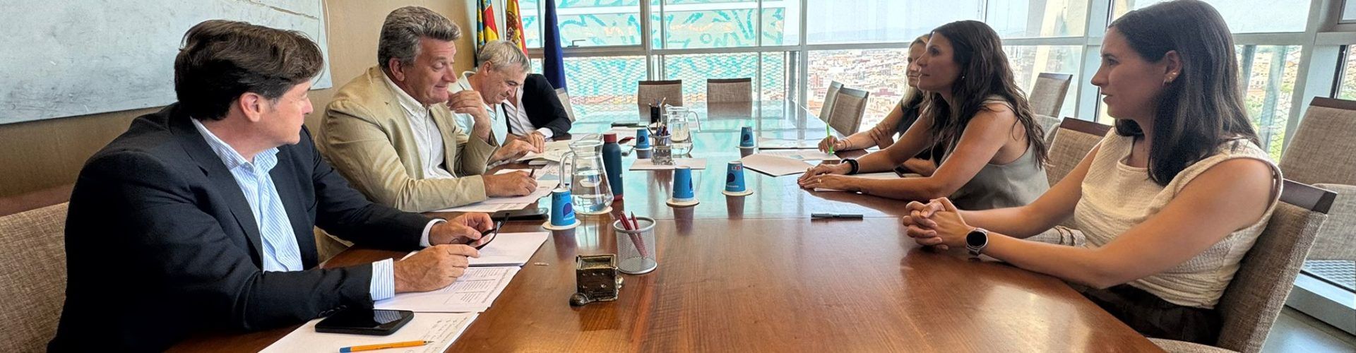 La Diputació impulsa un projecte pilot de transport públic a demanda per a garantir la mobilitat dels veïns de l’interior