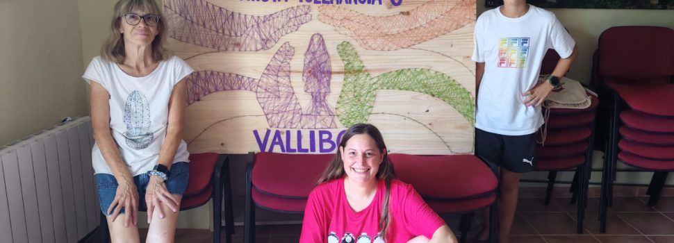 Vallibona “teixeix una xarxa” contra la violència masclista amb un mural participatiu d’hilorama