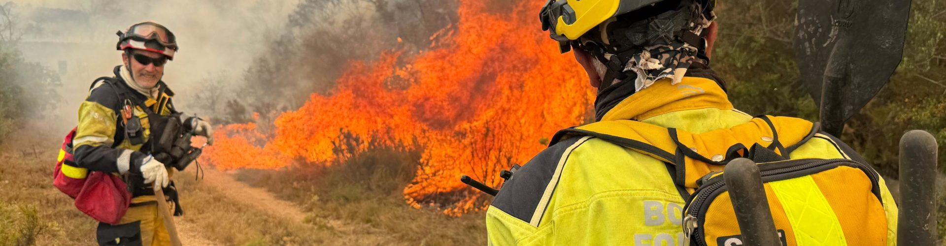 Confinamiento de Catí por el avance del incendio, mientras los de Serra d’en Galceran y Culla ya están estabilizados