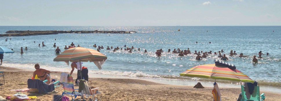 Fa molta calor i no està per a riure