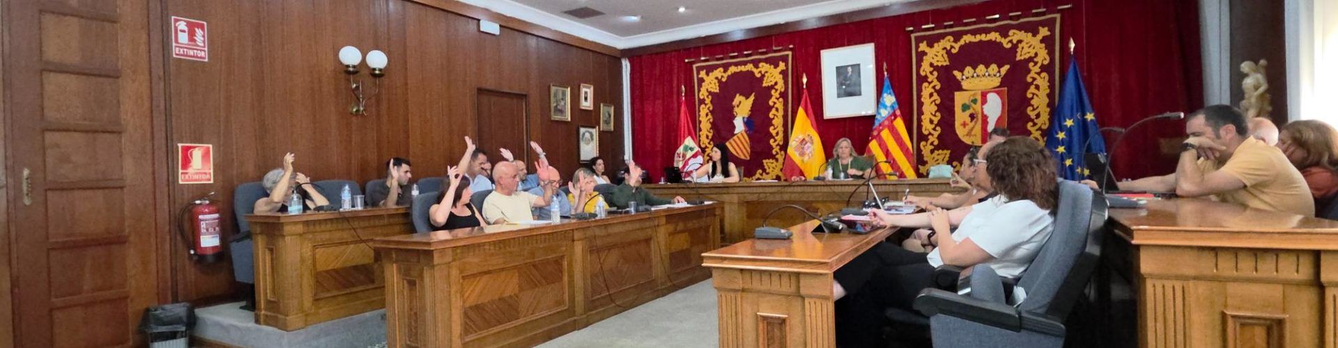 El ple ordinari d’agost, l’últim dia del mes i amb mitja dotzena de punt