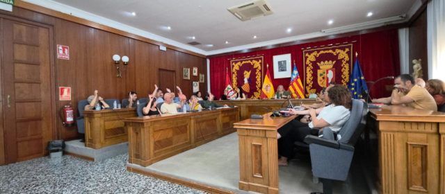 El ple ordinari d’agost, l’últim dia del mes i amb mitja dotzena de punt