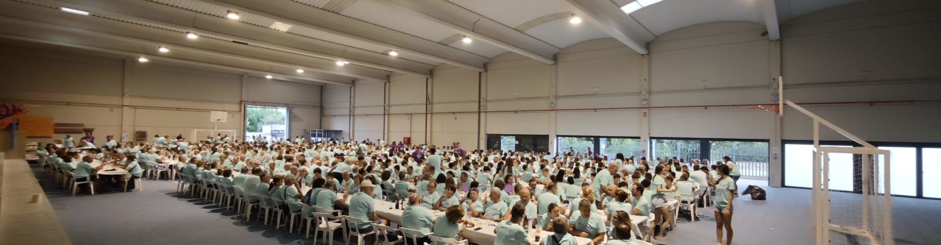 Multitudinari berenar de germanor en la Festa dels Xofers a Xert