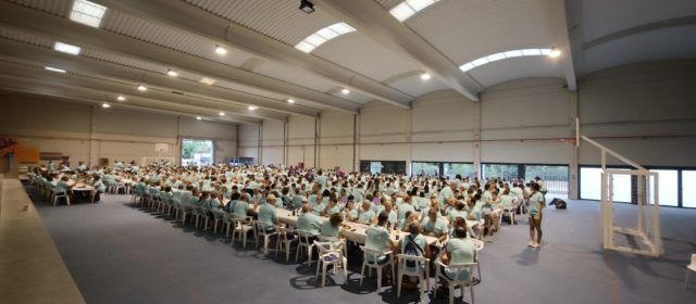 Multitudinari berenar de germanor en la Festa dels Xofers a Xert