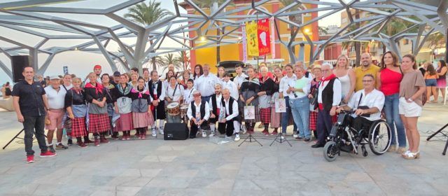Concert de Les Camaraes i la Colla de Nanos i Gegants de Vinaròs