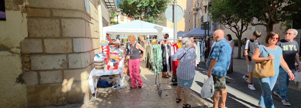 Les botigues estan avui al carrer per tancar temporada