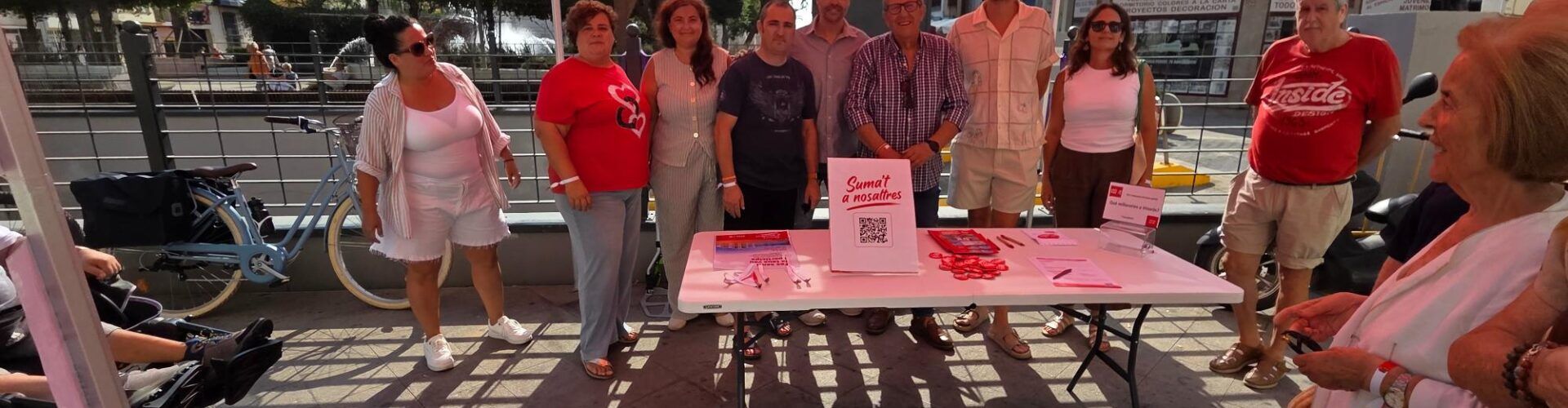 El PSPV-PSOE de Vinaròs celebra la Carta Pobla amb polseres commemoratives