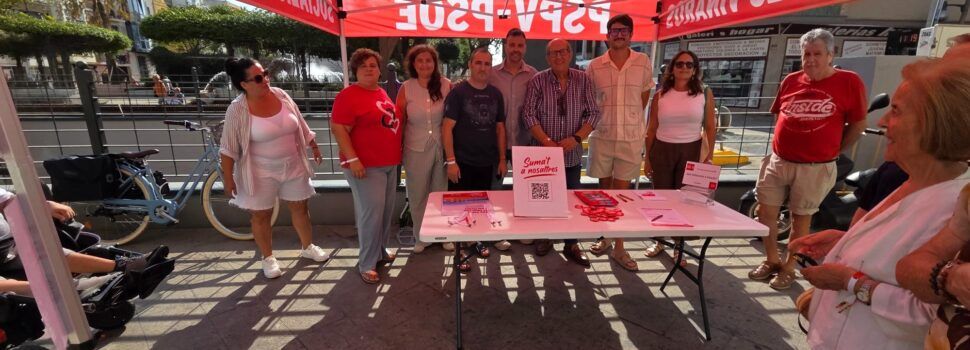 El PSPV-PSOE de Vinaròs celebra la Carta Pobla amb polseres commemoratives