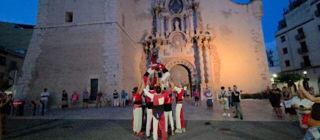 Espectacle de llum i música de La Muixeranga de Vinaròs