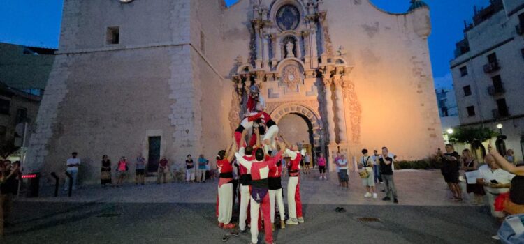 Espectacle de llum i música de La Muixeranga de Vinaròs