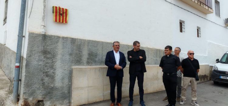 Vallibona i Pena-Roja tanquen l’any de rogativa tornant el guió de la Mare de Déu i estrenant el carrer «Vallibona»