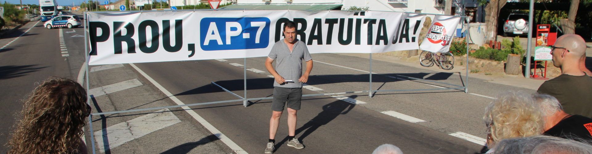 Vora l’Ebre: aixecament de barreres a l’autopista AP-7, feliç aniversari!