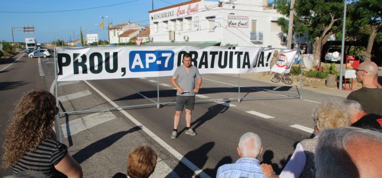 Vora l’Ebre: aixecament de barreres a l’autopista AP-7, feliç aniversari!