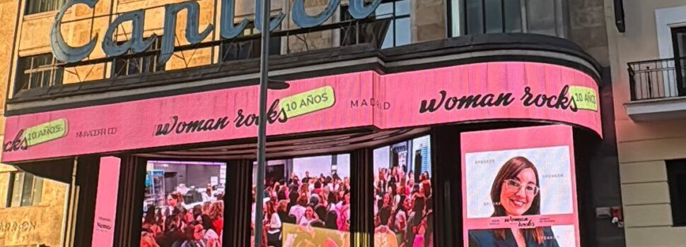 Mapi Amela debat sobre dones i diners davant de més de 1.200 emprenedores en el desè aniversari de Woman Rocks