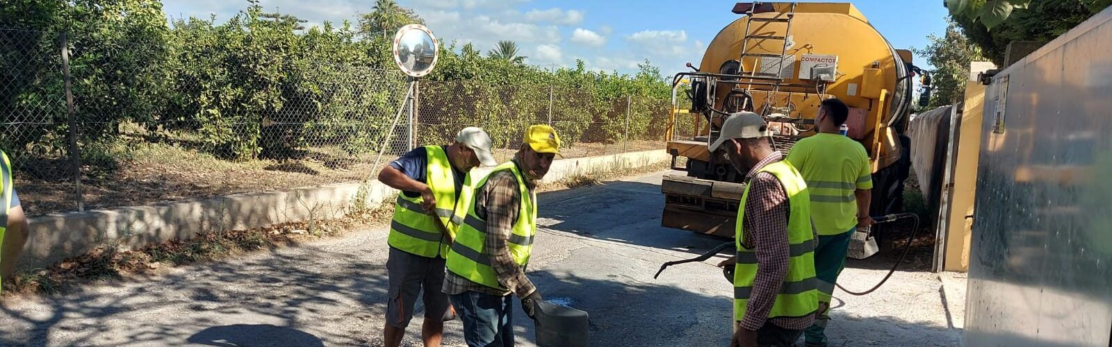 L’Ajuntament adequa el paviment de diversos camins rurals