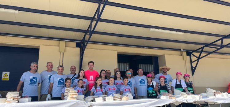 Más de mil raciones repartidas en la sardinada popular de Peñíscola