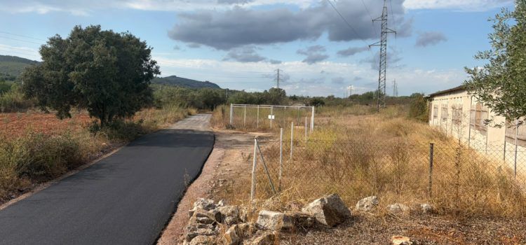 Santa Magdalena millora el ferm del camí Camp Roig