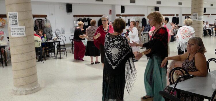 “Festa del mantó” al centre de la Tercera Edat de Vinaròs
