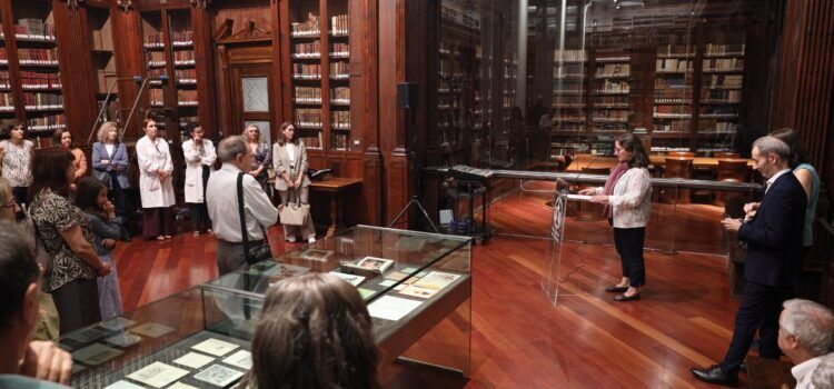 La Biblioteca Històrica de la Universitat de València ret homenatge al vinarossenc Francesc Almela i Vives amb una nova exposició