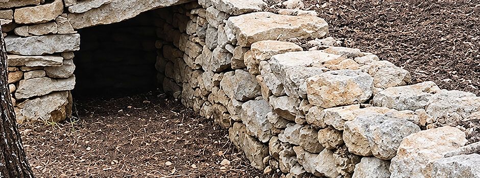 L’Ajuntament d’Alcalà-Alcossebre recupera una barraca de pedra en sec en els voltants del Castell de Xivert