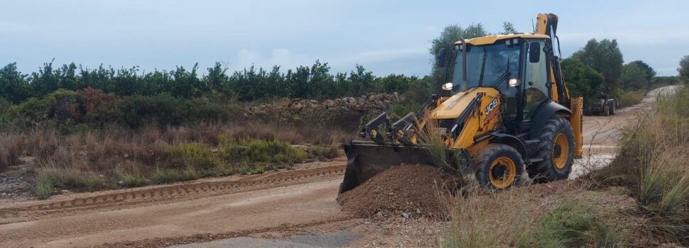 Vinaròs adequa els camins afectats per les pluges