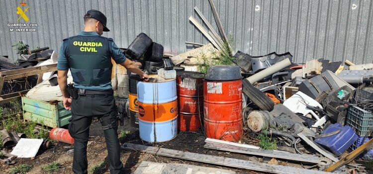 La Guardia Civil desmantela en Amposta un taller mecánico ilegal y desguace de vehículos industriales