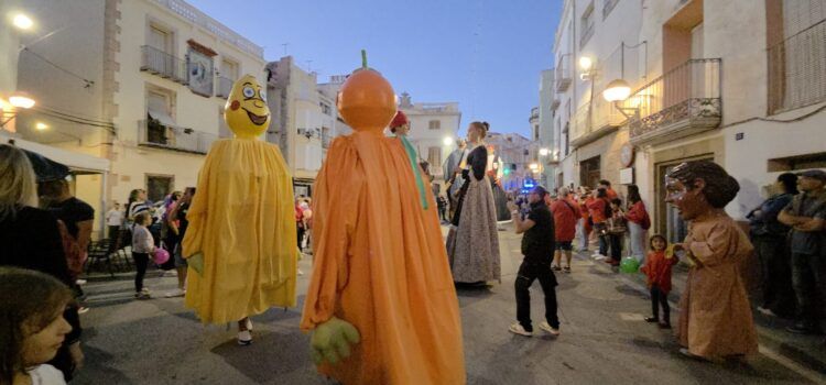Festes del Remei a Alcanar, amb participació dels nanos i gegants vinarossencs