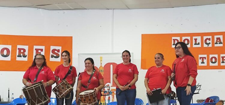 30é aniversari de la Colla El Xenill de Torreblanca, amb participació de la colla vinarossenca de Dolçainers i Tabaleters