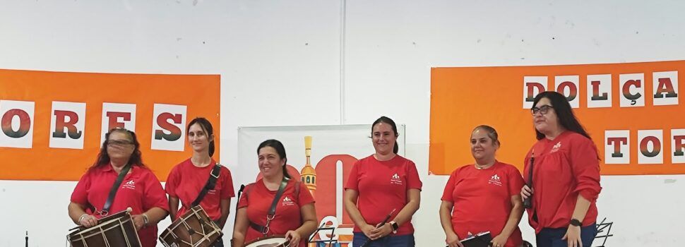 30é aniversari de la Colla El Xenill de Torreblanca, amb participació de la colla vinarossenca de Dolçainers i Tabaleters