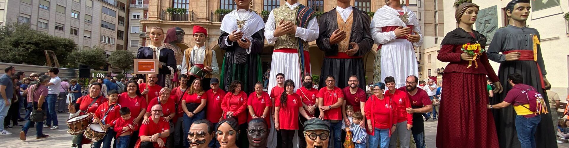 La Colla de Nanos i Gegants de Vinaròs, a Castelló en la V Trobada d’Imatgeria Popular