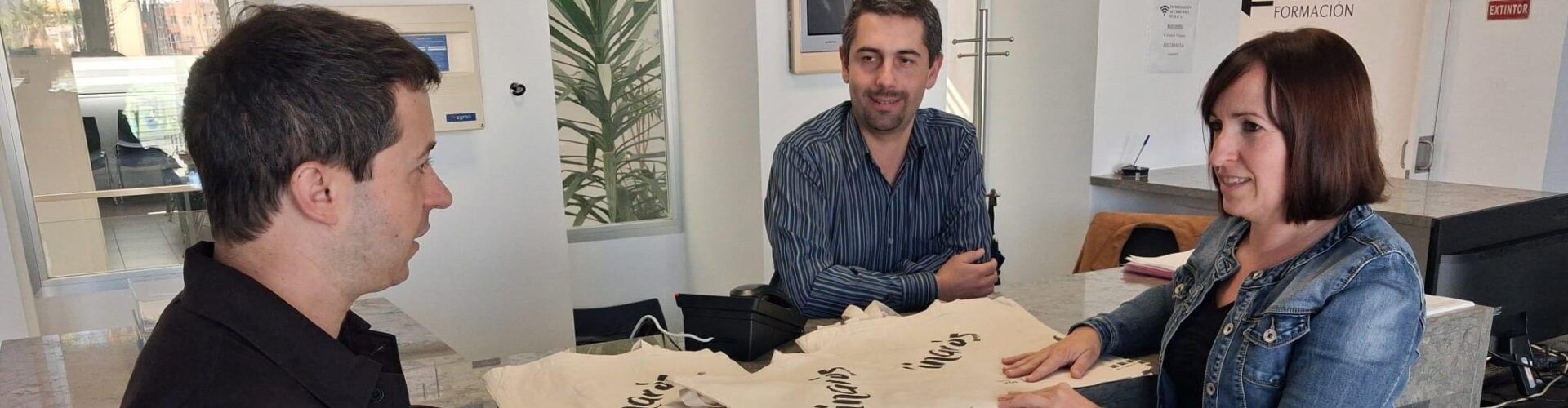 L’Ajuntament de Vinaròs repartirà bosses de tela reutilitzables per a fomentar les compres al comerç local