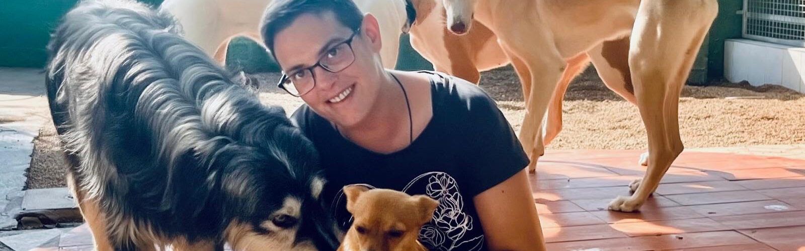 La vinarossenca Carla Eiras estrena el seu nou llibre, «Diario de un perro de protectora»