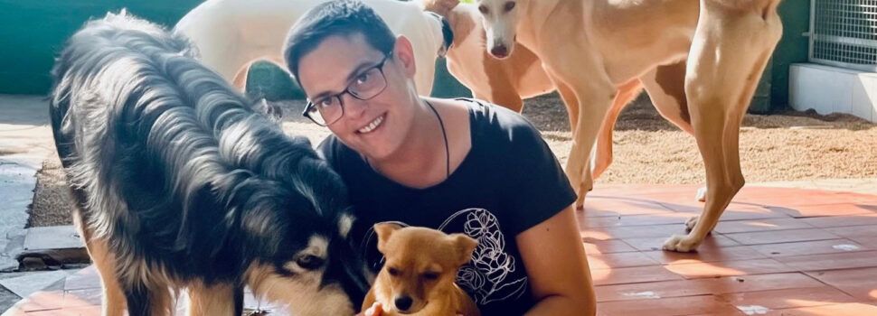 La vinarossenca Carla Eiras estrena el seu nou llibre, «Diario de un perro de protectora»