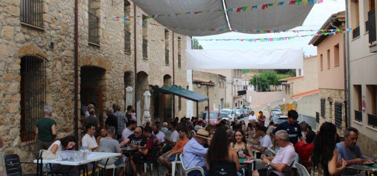 La Pobla de Benifassà busca persones interessades en gestionar el bar municipal