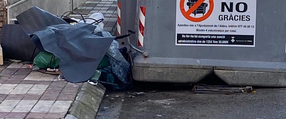L’Ajuntament de l’Aldea ja ha imposat 30 sancions per abocaments incívics fora de les illes de contenidors