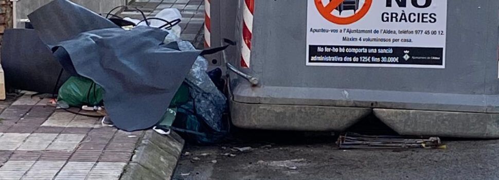 L’Ajuntament de l’Aldea ja ha imposat 30 sancions per abocaments incívics fora de les illes de contenidors